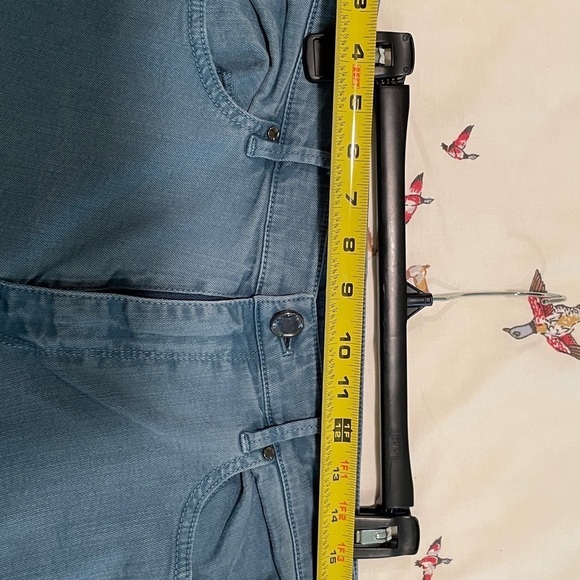 Rare Elie Tahari stretch blue jeans. Size: 12 - Picture 8 of 11